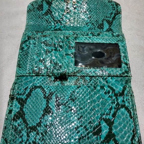 Guess Wallet/Clutch Teal Alligator Skin Silver Buc - Picture 3 of 5